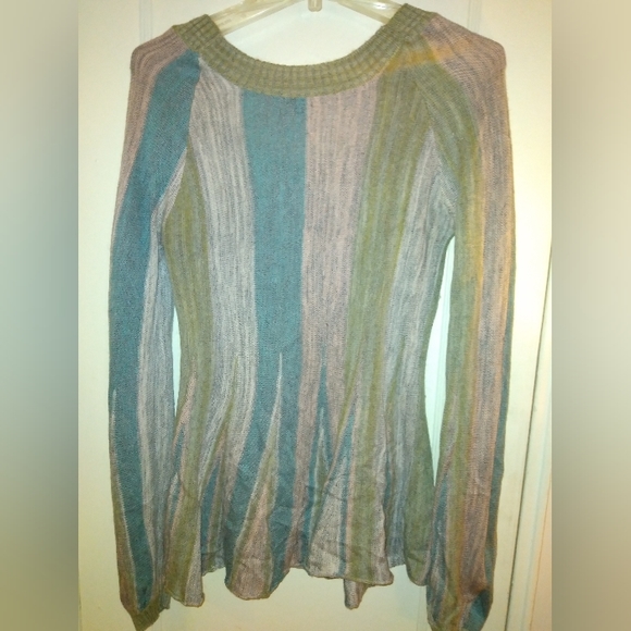 Chaundry KC Peplum Hem Sweater Sz Medium - Picture 2 of 3